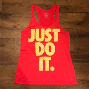 Nike tank. Size S